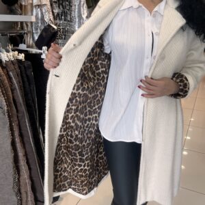 “İtalyan leopar astarlı krem kaban – yün karışımlı kumaş – Entari Butik”
