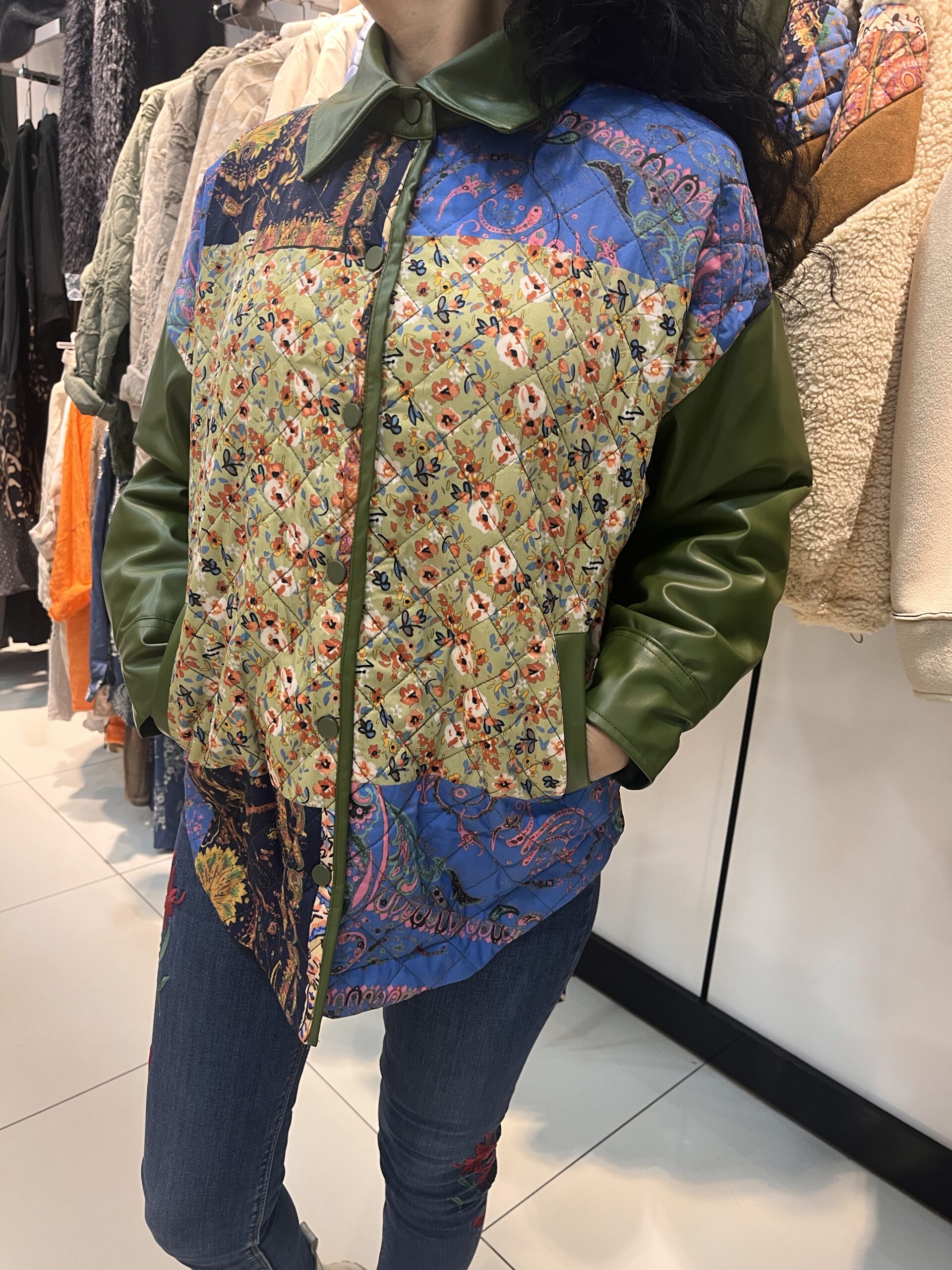 suni deri kollu kapitone patchwork kadın ceket – yeşil | Entari Butik