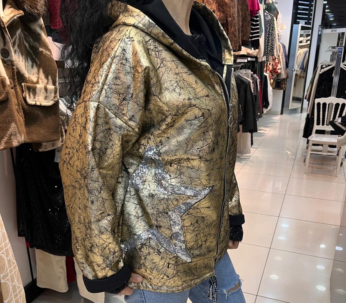 fc34dd7e-1046-42e6-84d2-899693d0f57d